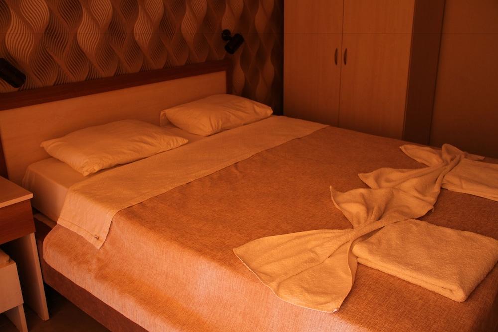 Saturn Hotel Kuşadası Ngoại thất bức ảnh