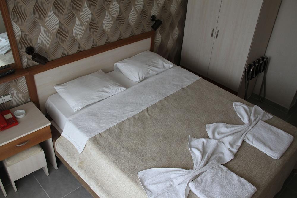 Saturn Hotel Kuşadası Ngoại thất bức ảnh