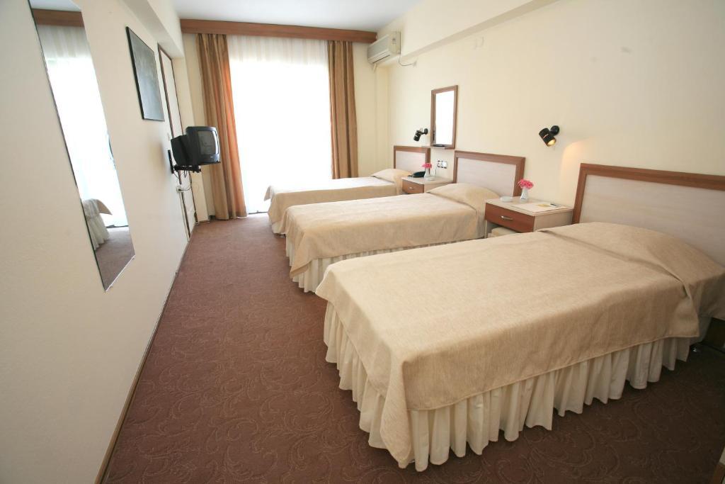 Saturn Hotel Kuşadası Phòng bức ảnh