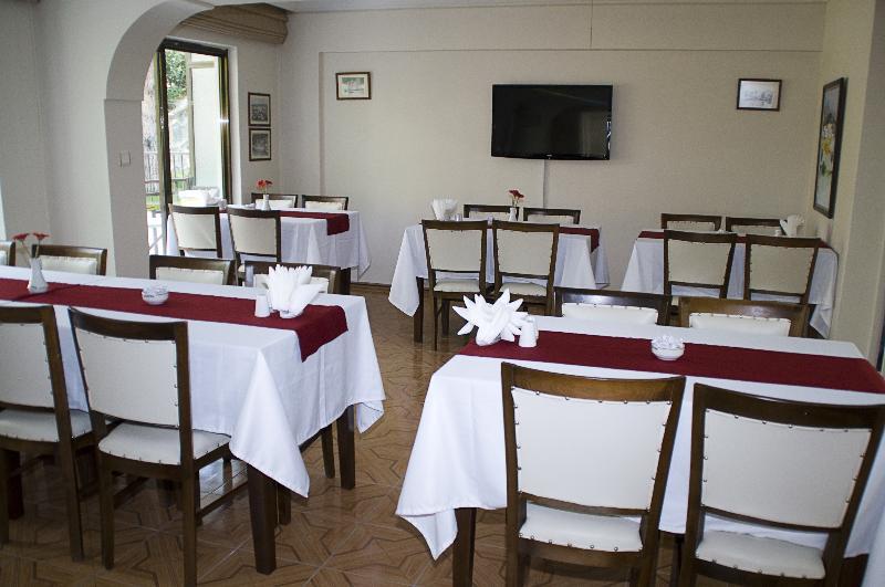 Saturn Hotel Kuşadası Ngoại thất bức ảnh