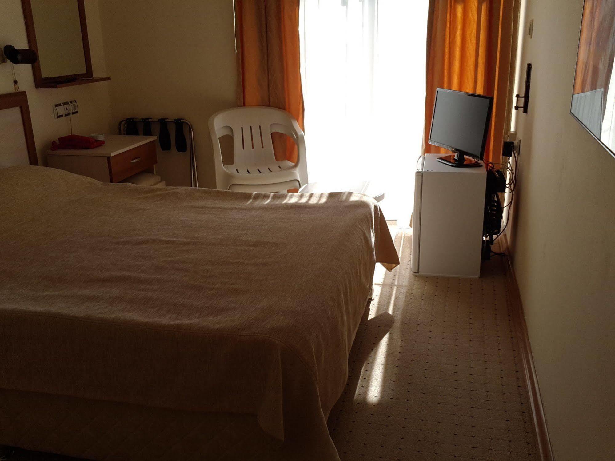 Saturn Hotel Kuşadası Ngoại thất bức ảnh