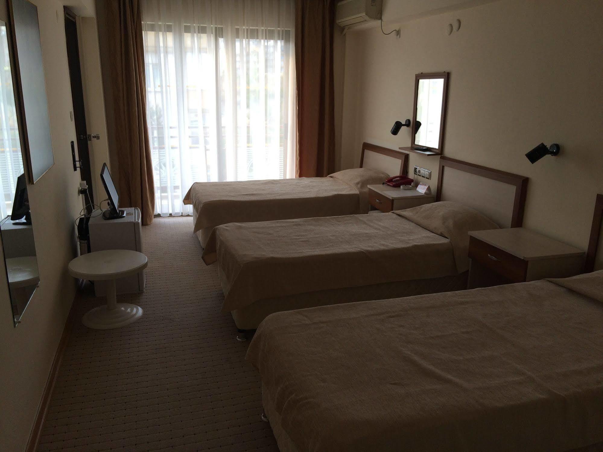 Saturn Hotel Kuşadası Ngoại thất bức ảnh