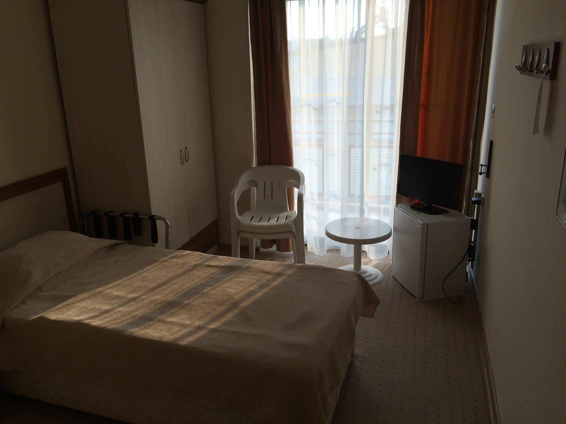 Saturn Hotel Kuşadası Ngoại thất bức ảnh