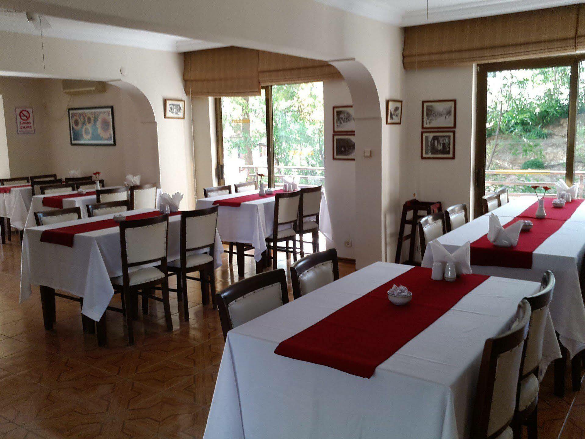 Saturn Hotel Kuşadası Ngoại thất bức ảnh
