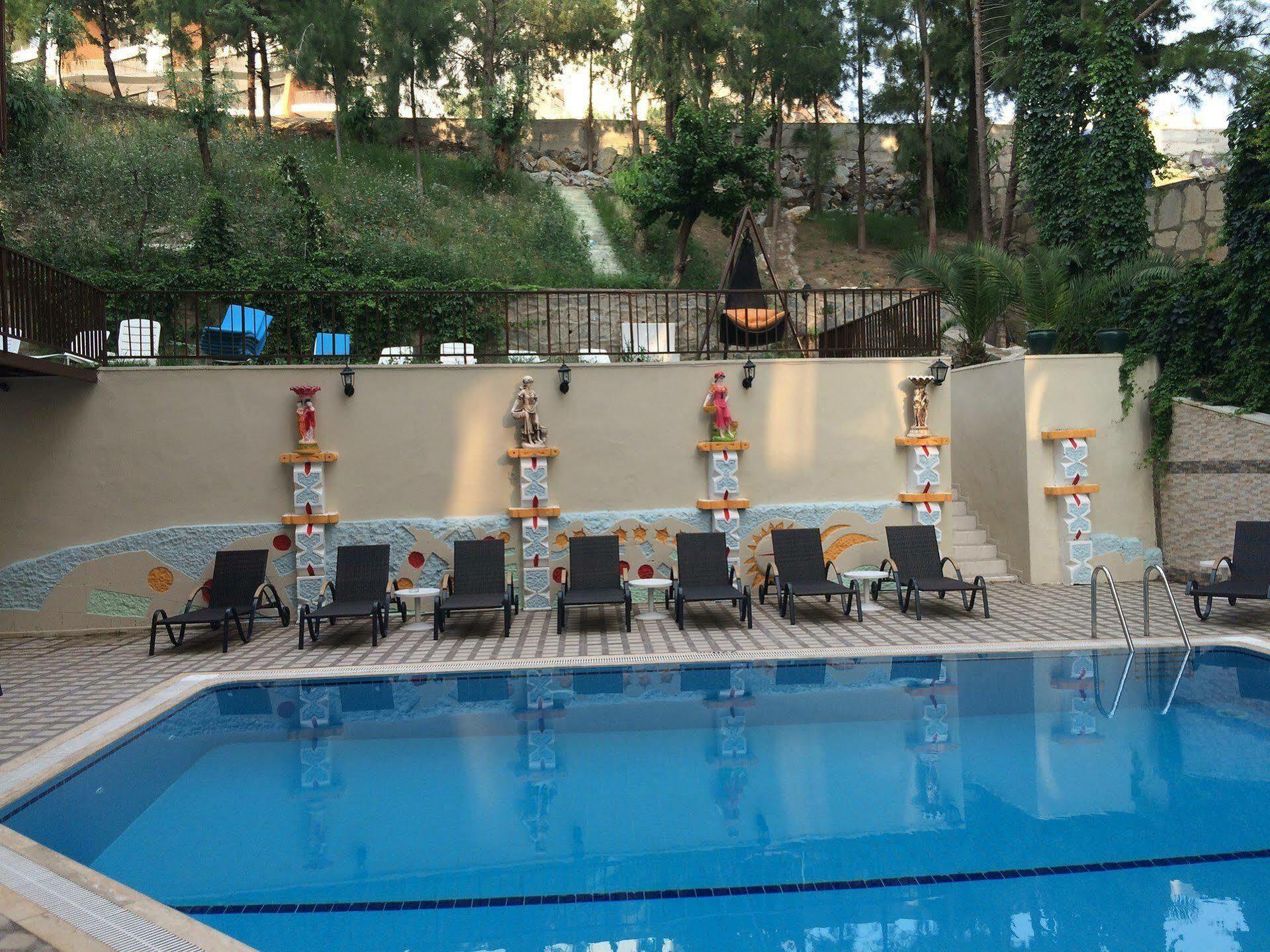 Saturn Hotel Kuşadası Ngoại thất bức ảnh