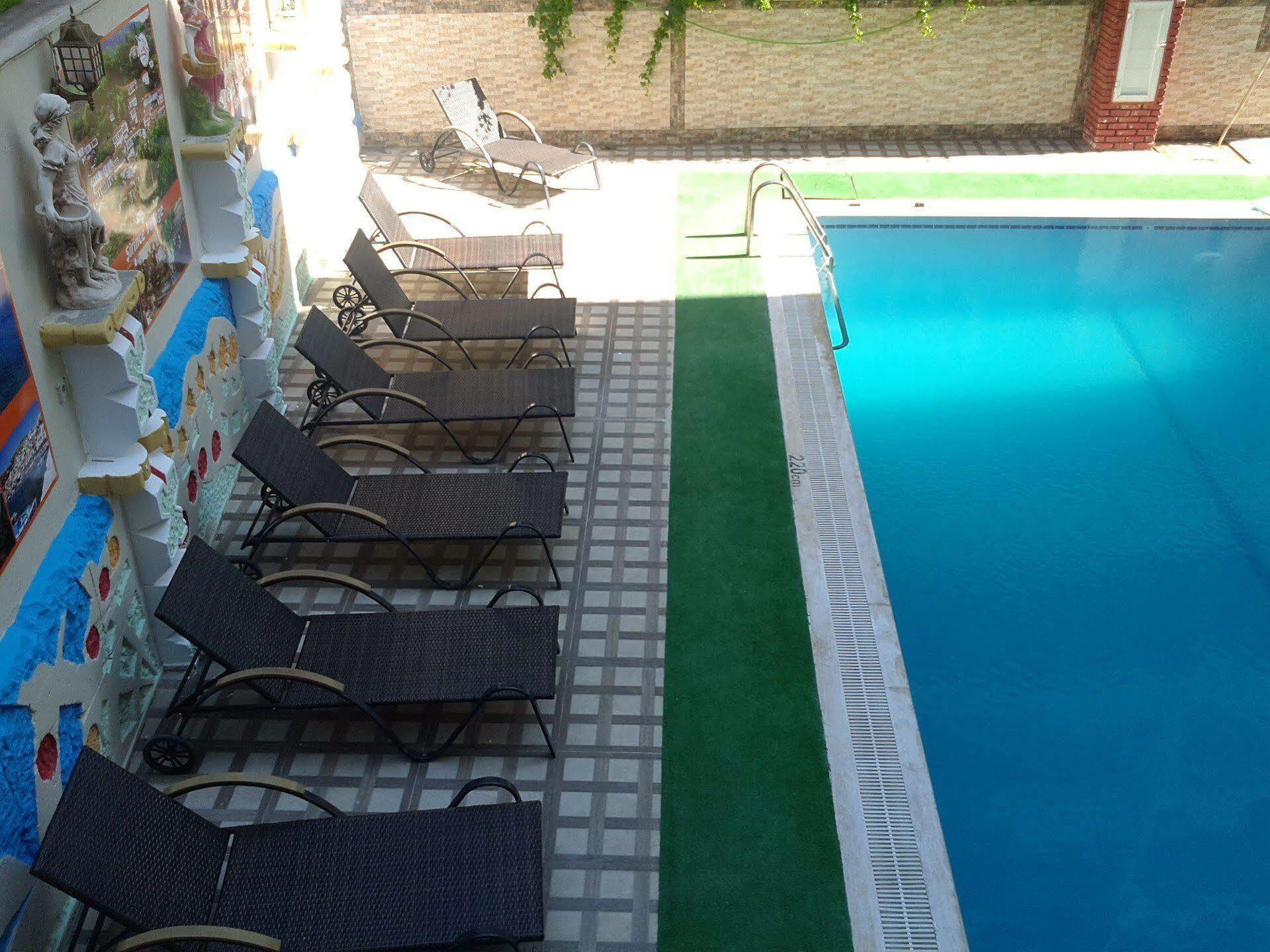 Saturn Hotel Kuşadası Ngoại thất bức ảnh