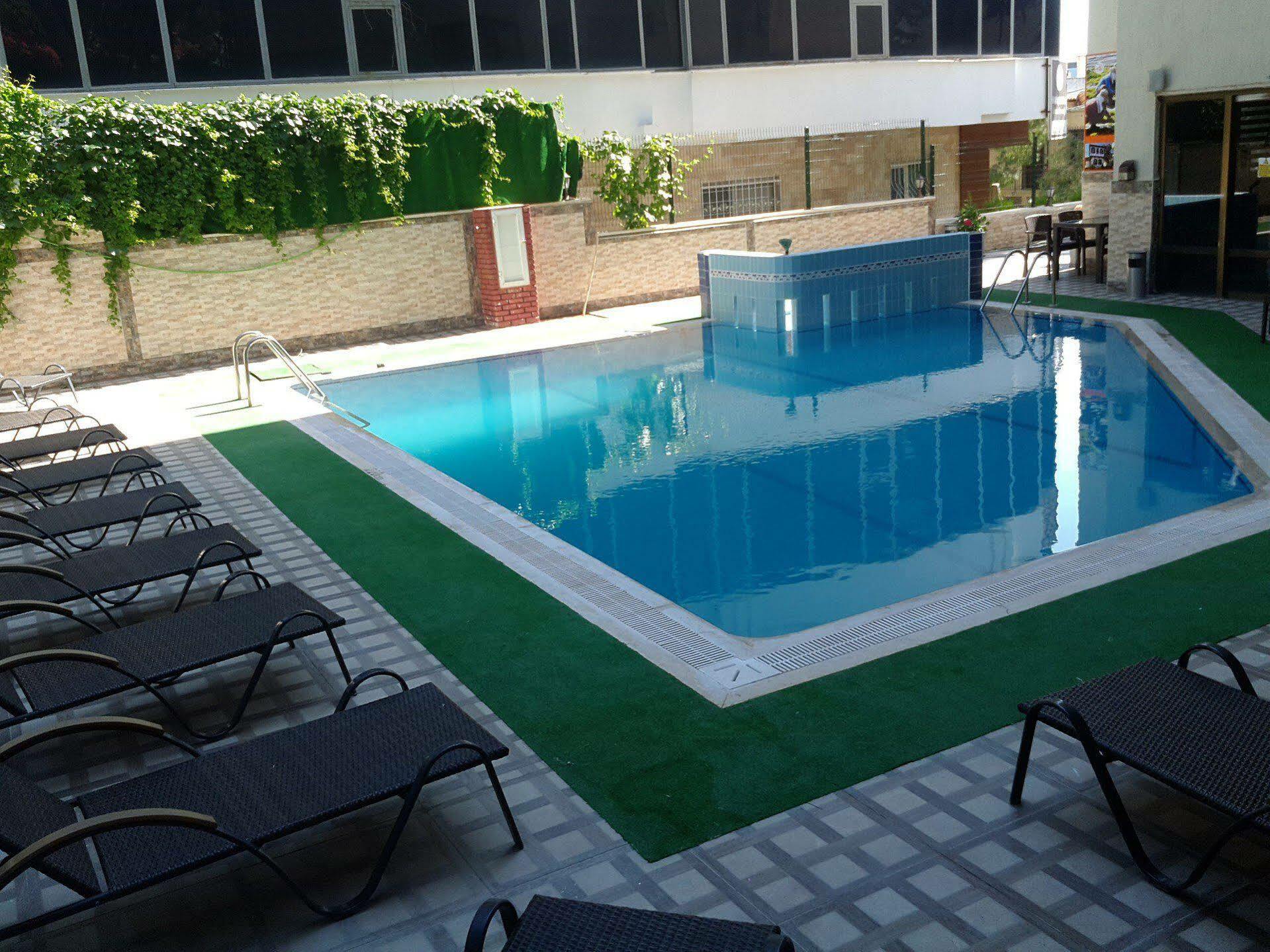 Saturn Hotel Kuşadası Ngoại thất bức ảnh